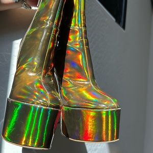 Hologram platforms boots 👢